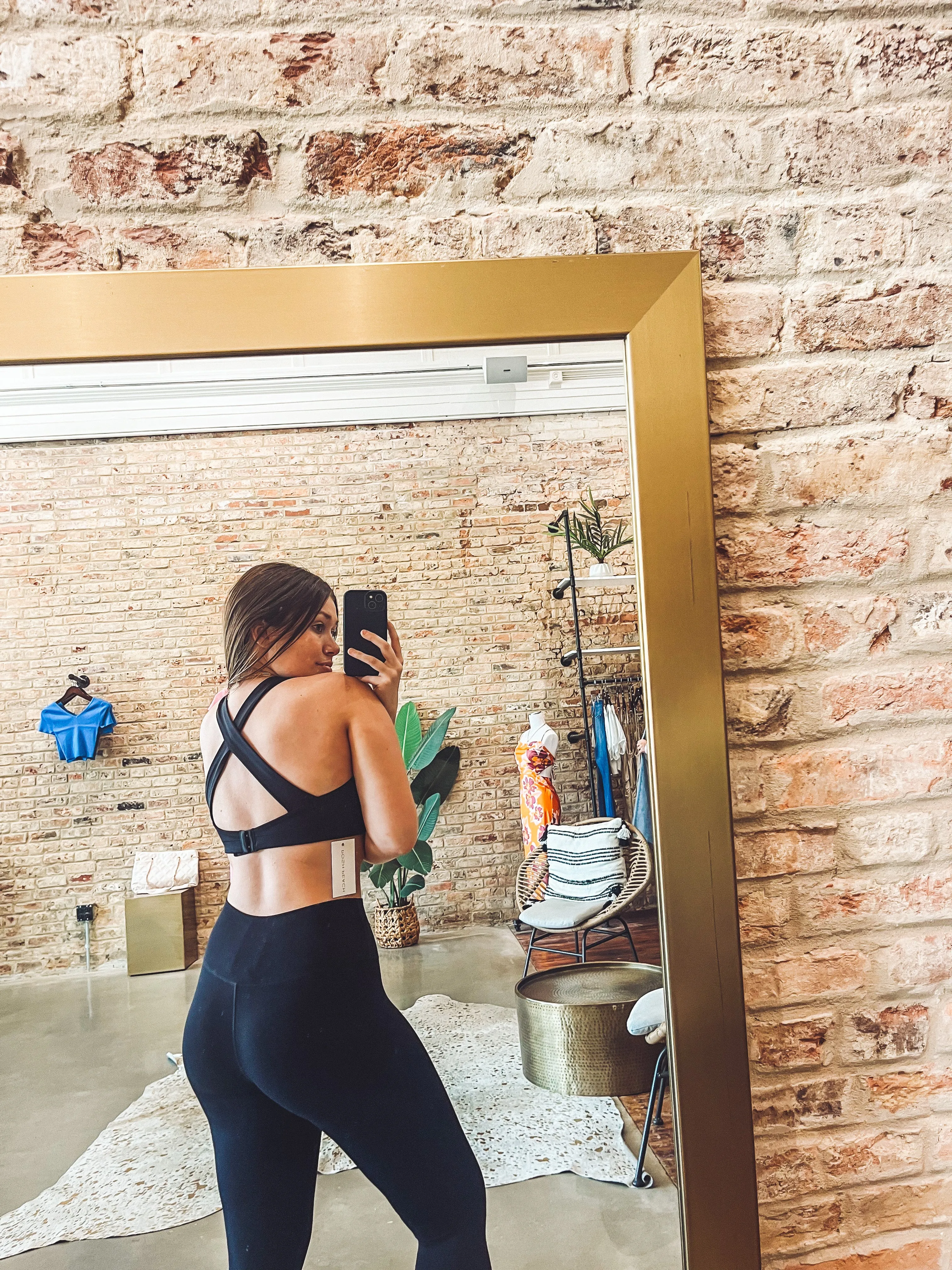 Black sports bra