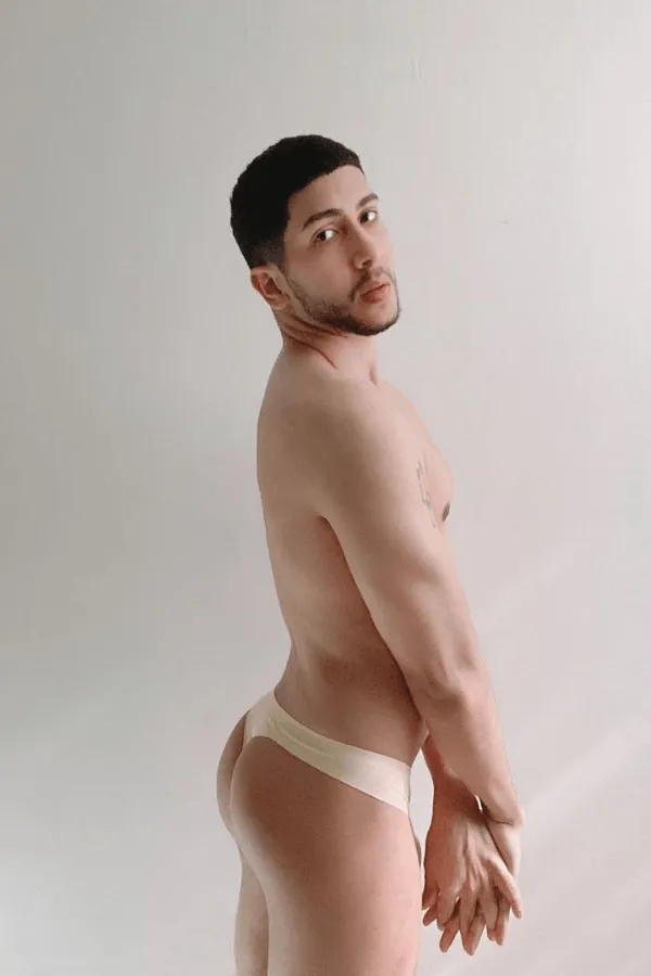 Lose-My-Breath Seamless Thong - Cream