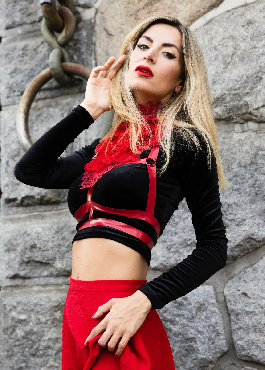 "Inanna" O-Rings Latex Chest Harness with Lace Collar