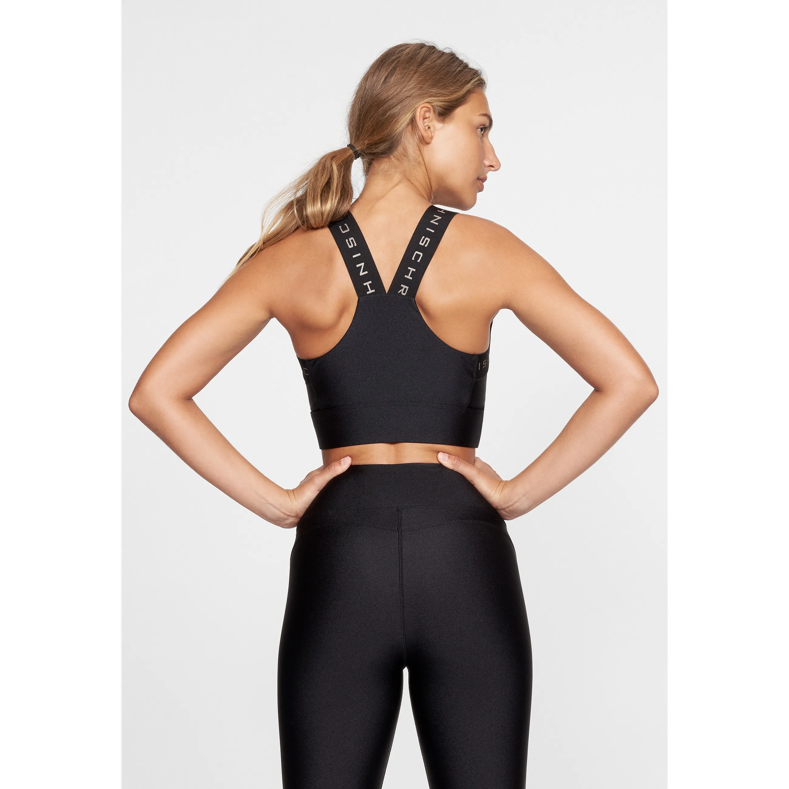 Röhnisch Shiny Kay Sports Bra Black | Buy Röhnisch Shiny Kay Sports Bra Black here | Outnorth