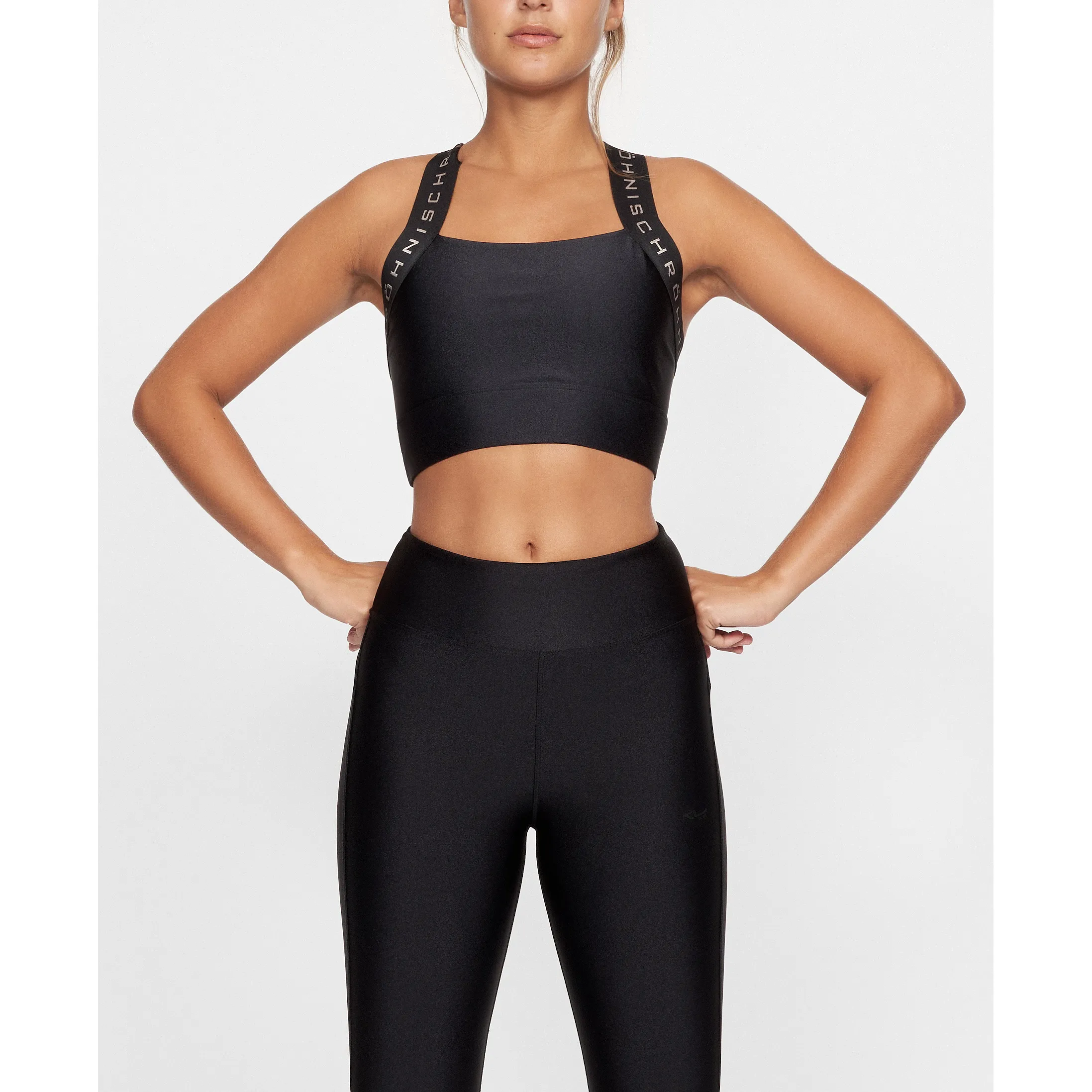 Röhnisch Shiny Kay Sports Bra Black | Buy Röhnisch Shiny Kay Sports Bra Black here | Outnorth