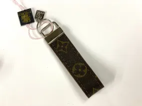 Thick Keyfob flourish (silver)